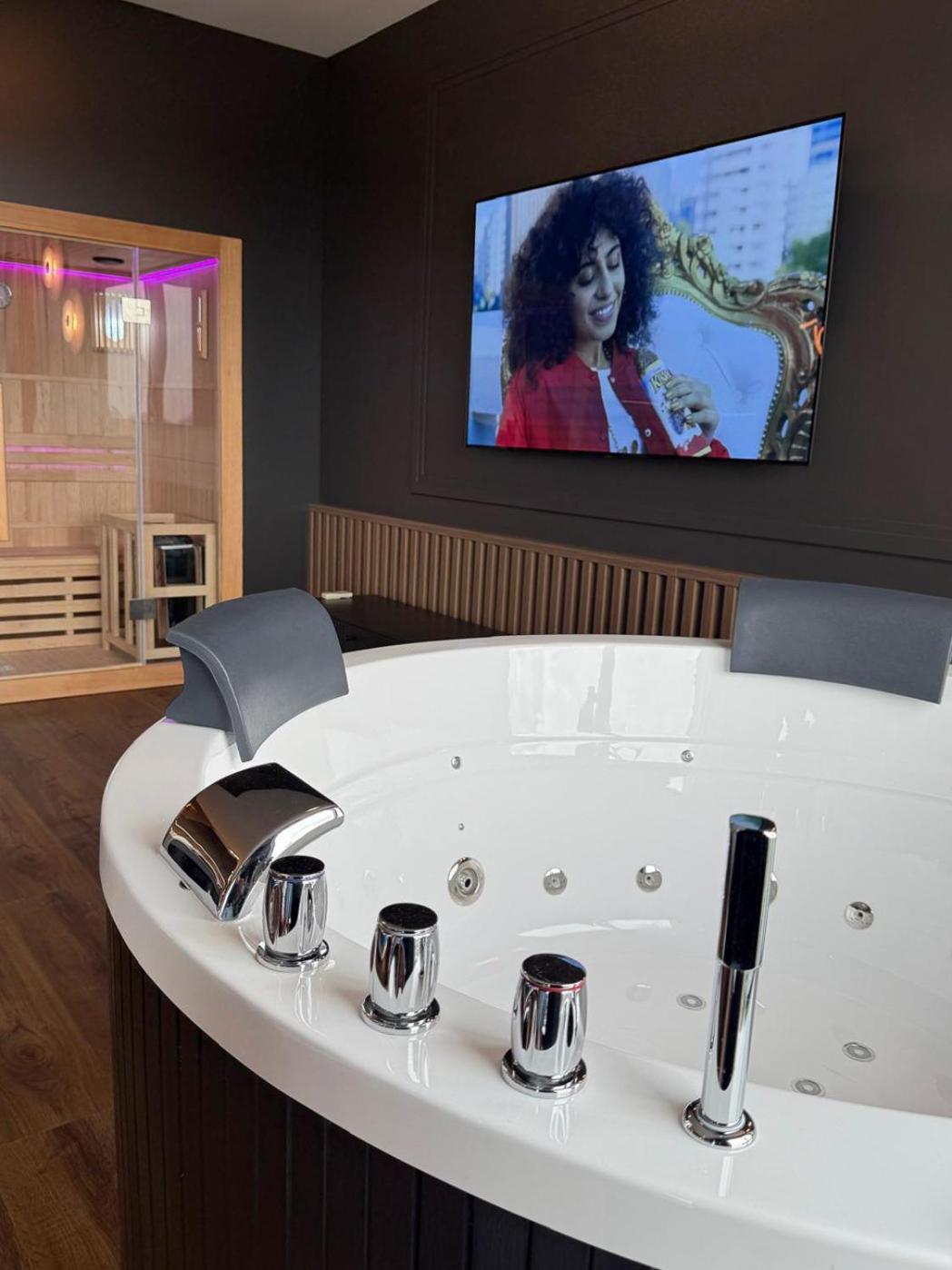 Sauna Jacuzzi River View Quorum